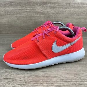 Nike Roshe One Women’s Lava Glow Pink White Running Shoes 7Y Size 8.5